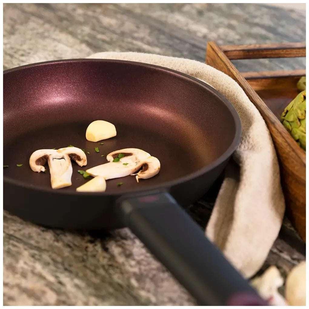 cecotec_03121_sartén_antiadherente_22_cm_polka_titan:_aluminio_fundido__apta_para_inducción_3