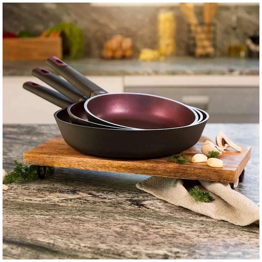 cecotec_03126_juego_de_sartenes_antiadherentes_de_aluminio_fundido_para_todas_las_cocinas_9