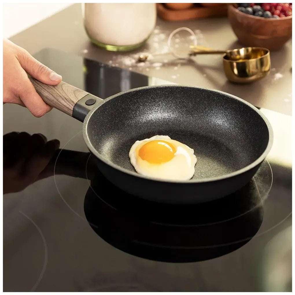 cecotec_03139_sartén_antiadherente_de_aluminio_fundido_18_cm__compatible_con_todas_las_cocinas_4