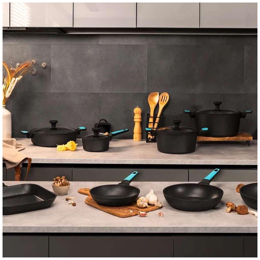 cecotec_03165_olla_baja_antiadherente_28cm_polka_platinum:_calidad_y_versatilidad_en_tu_cocina_2