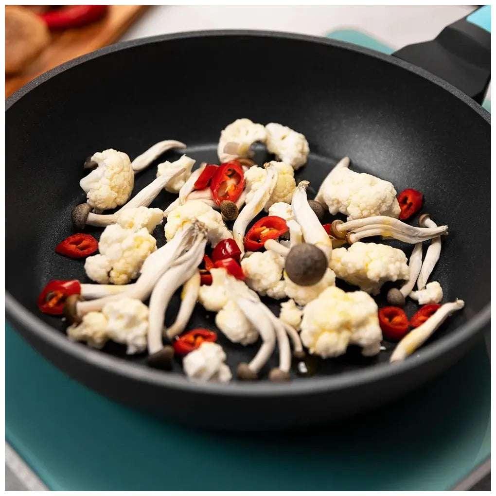 cecotec_03172_sartén_de_aluminio_forjado_28_cm_con_teflon_antiadherente_para_todas_las_cocinas_6