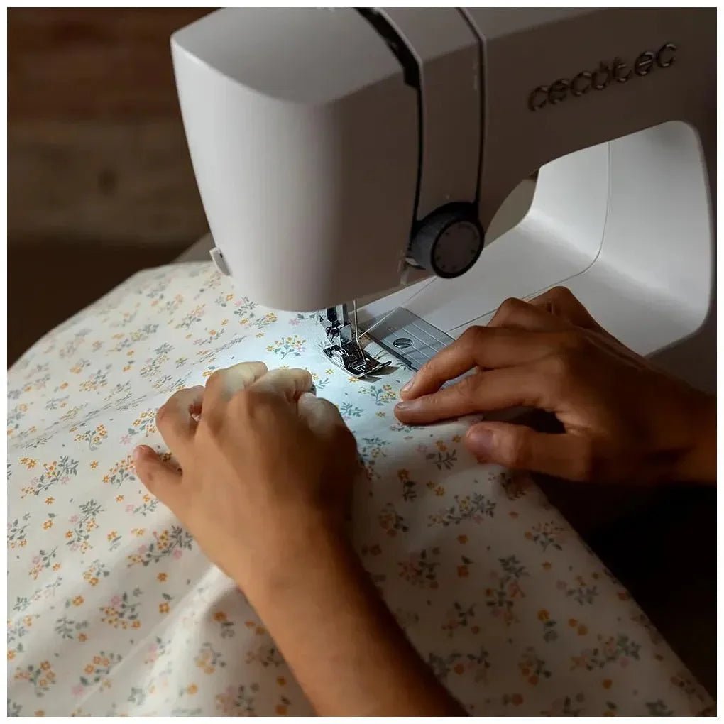 cecotec_01152_máquina_de_coser_bellecouture_1500:_ideal_para_principiantes_con_15_puntadas_y_accesorios_10