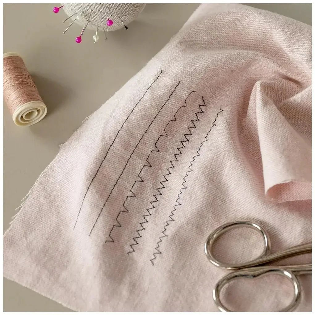 cecotec_01152_máquina_de_coser_bellecouture_1500:_ideal_para_principiantes_con_15_puntadas_y_accesorios_4