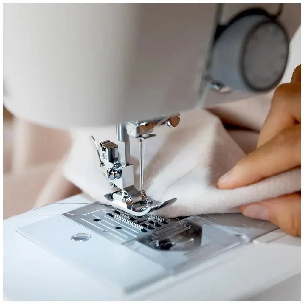 cecotec_01152_máquina_de_coser_bellecouture_1500:_ideal_para_principiantes_con_15_puntadas_y_accesorios_8