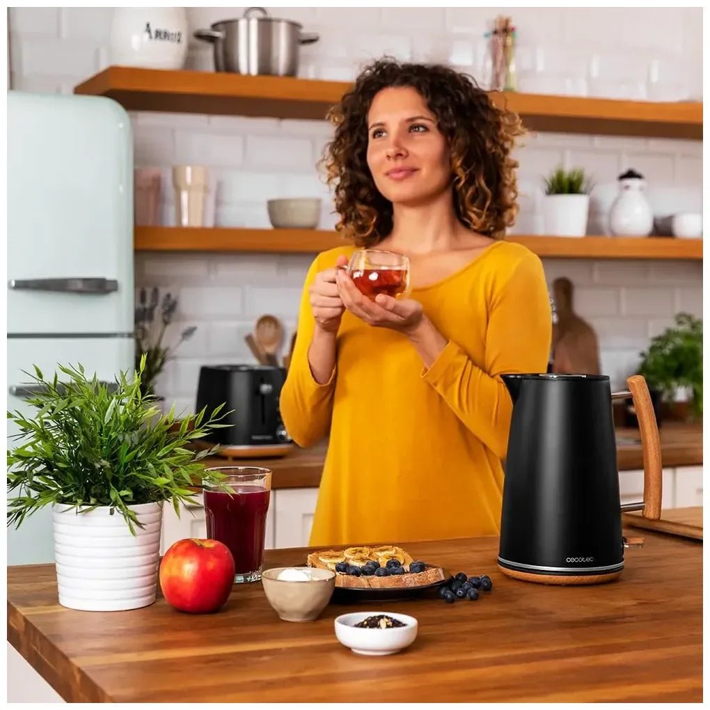 cecotec_01479_hervidor_de_agua_3000w__1.7l__acero_inoxidable__diseño_elegante_y_seguro_4
