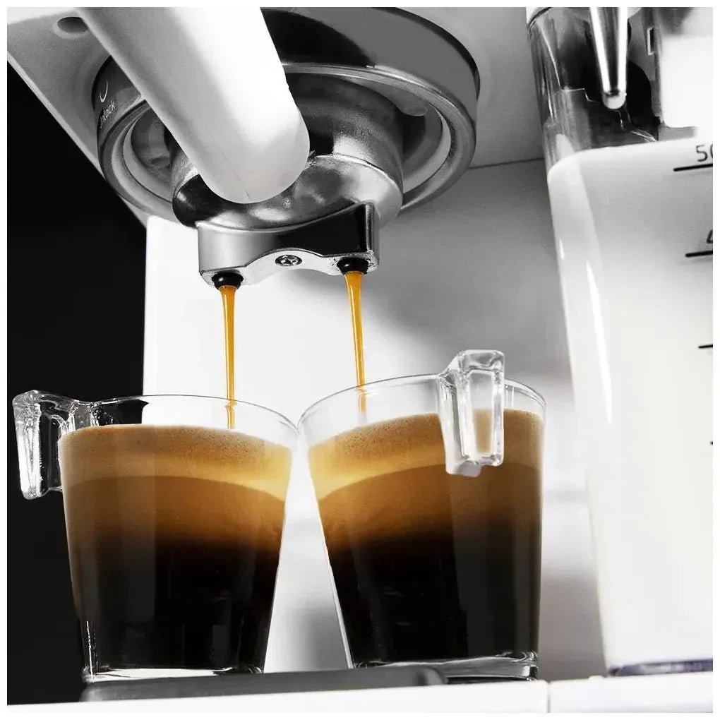 cecotec_01557_cafetera_semiautomática_20_bares_con_control_táctil_y_tanque_de_leche_1.4l_2