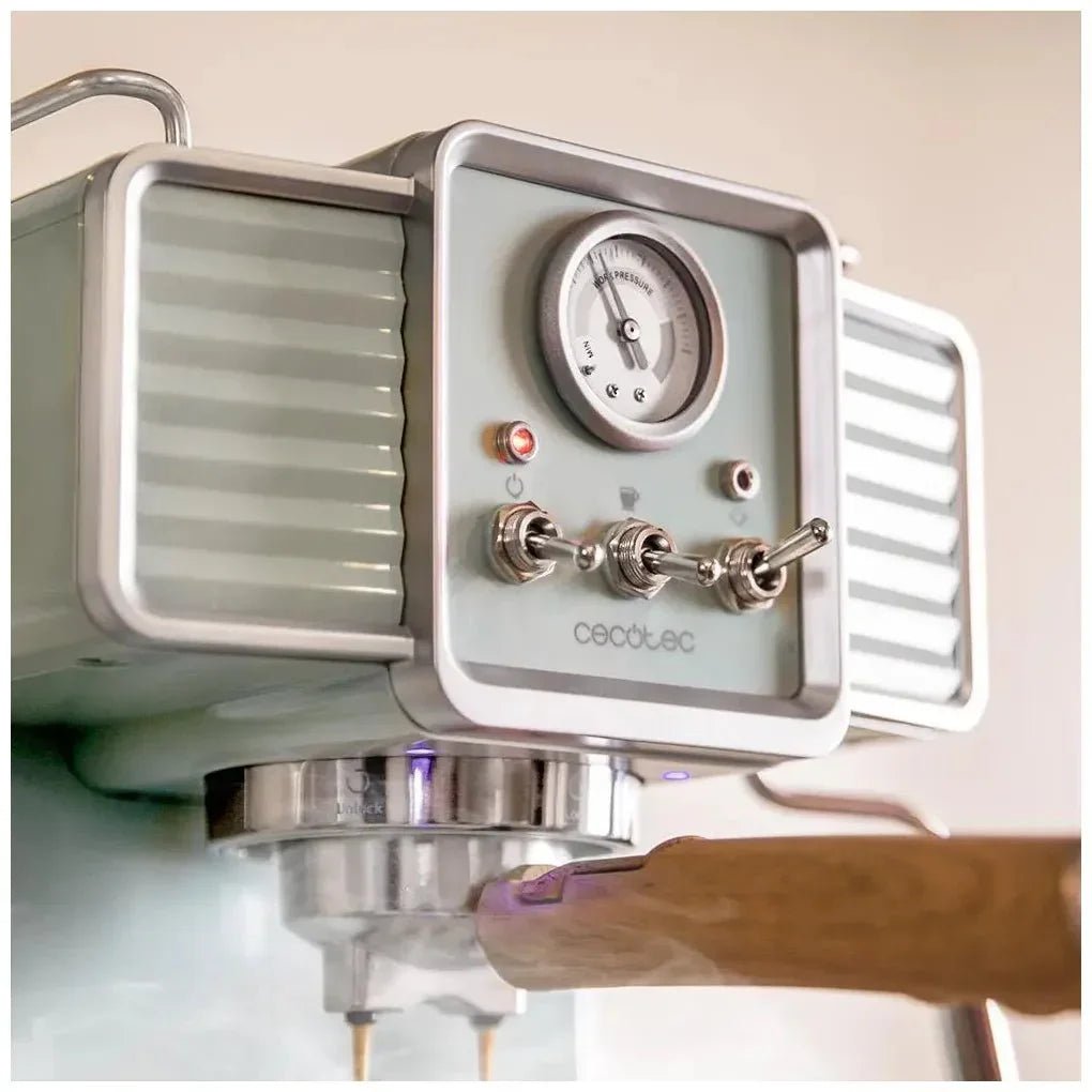 cecotec_01575_cafetera_express_20_bares_con_thermoblock_y_vaporizador_orientable_5