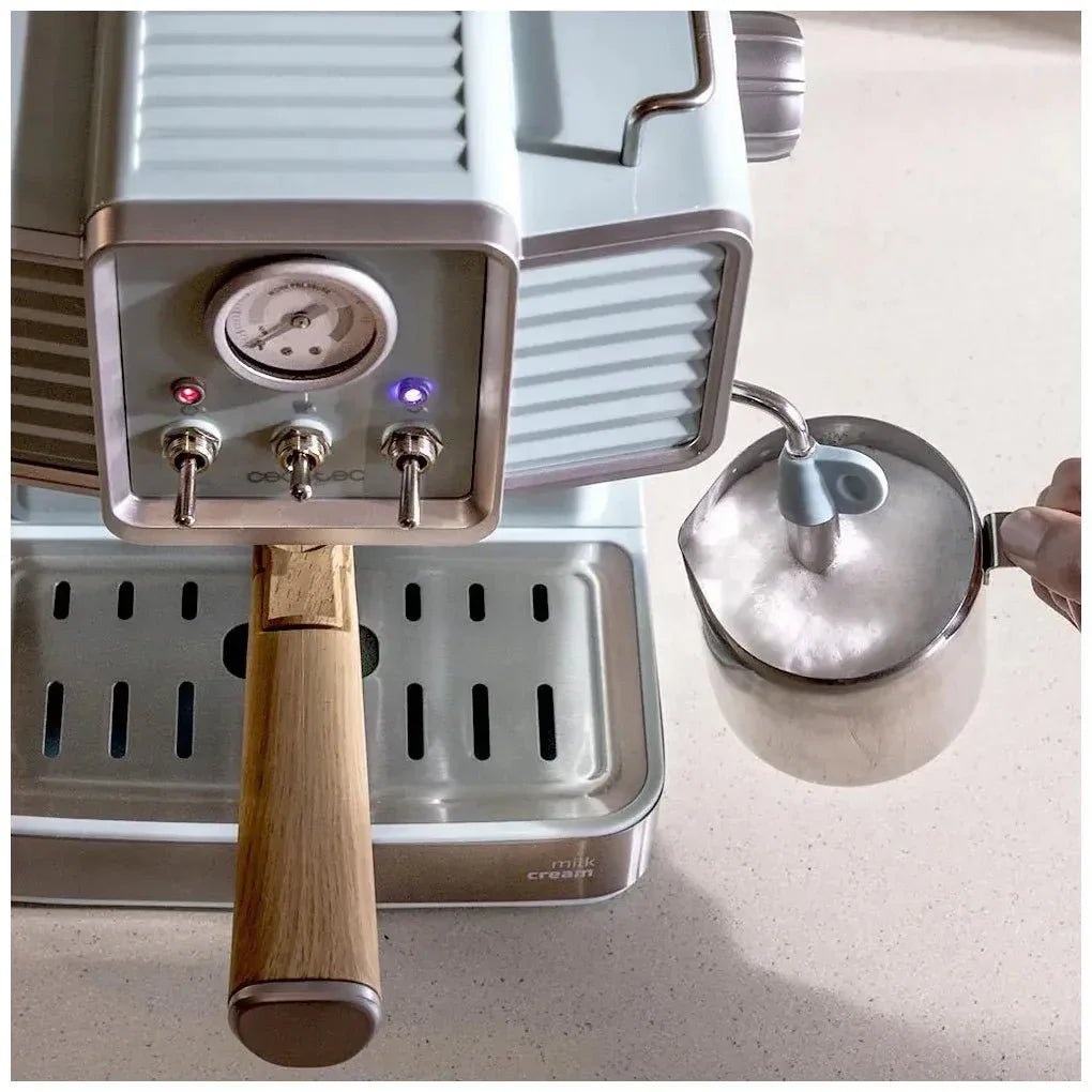 cecotec_01575_cafetera_express_20_bares_con_thermoblock_y_vaporizador_orientable_6