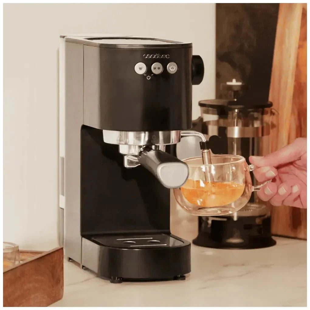 cecotec_01726_cafetera_express_20_bares_con_thermoblock_y_vaporizador_para_café_perfecto_6