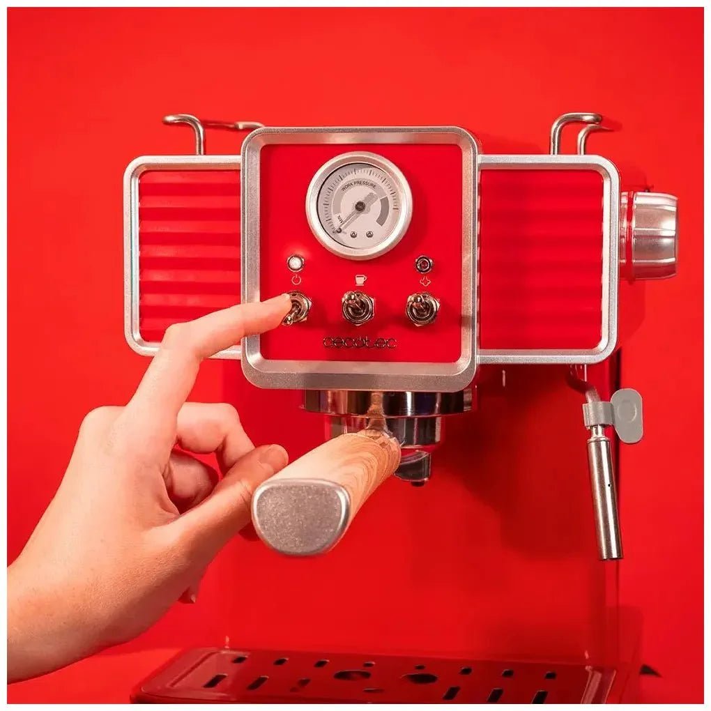 cecotec_01727_cafetera_express_vintage_20_bares_con_vaporizador_y_calentamiento_rápido_4
