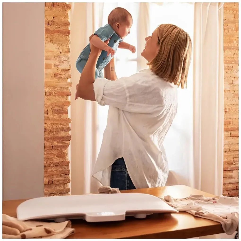 cecotec_01902_báscula_inteligente_para_bebés_con_metro_y_pantalla_led__mide_hasta_40_kg_5