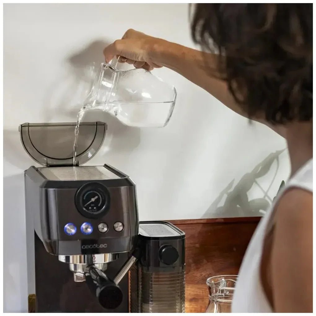 cecotec_01985_cafetera_semiautomática_20_bares_con_thermoblock_y_tanque_de_leche_8
