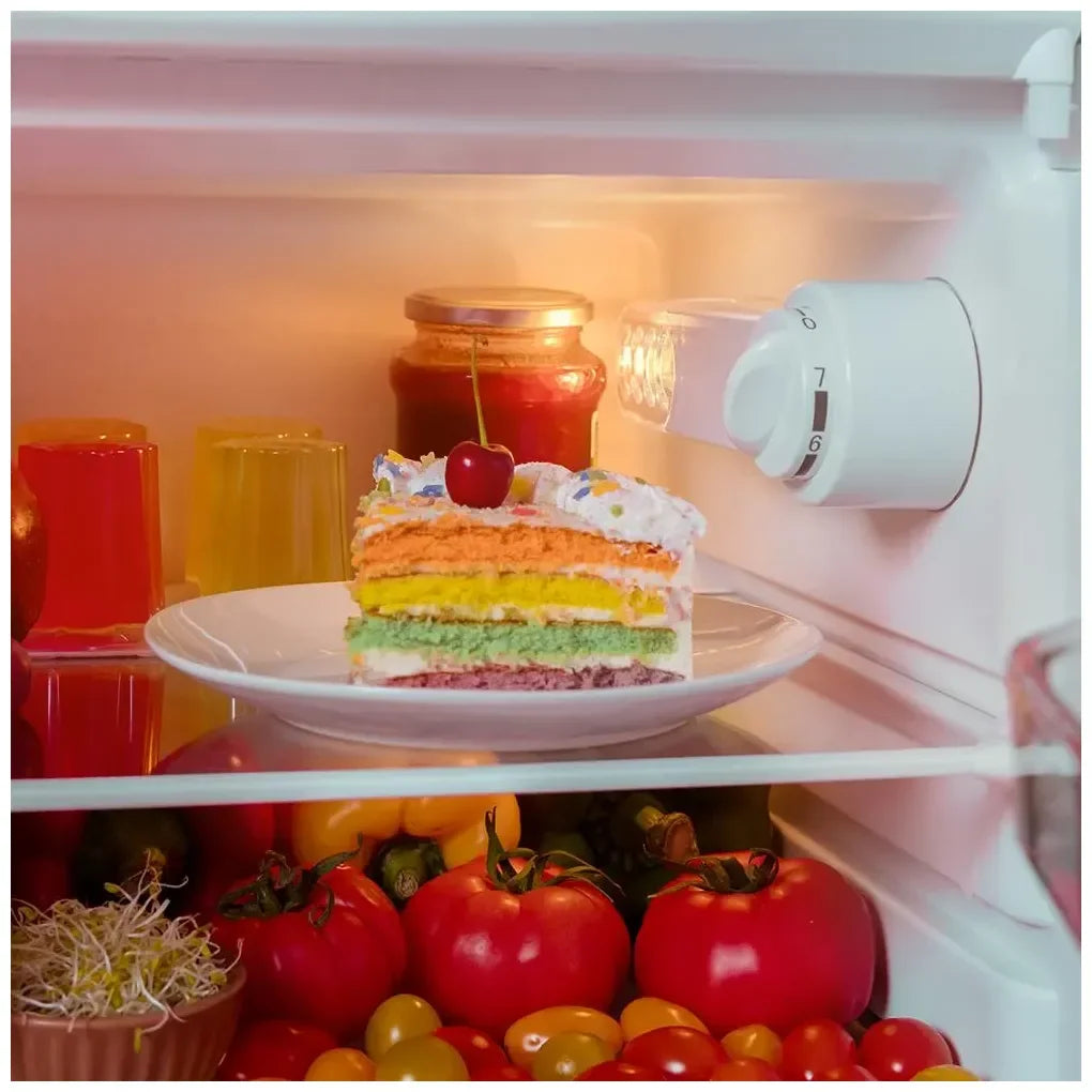 cecotec_02748_mini_frigorífico_retro_110l_negro_con_icebox_y_luz_interior__clase_e_8