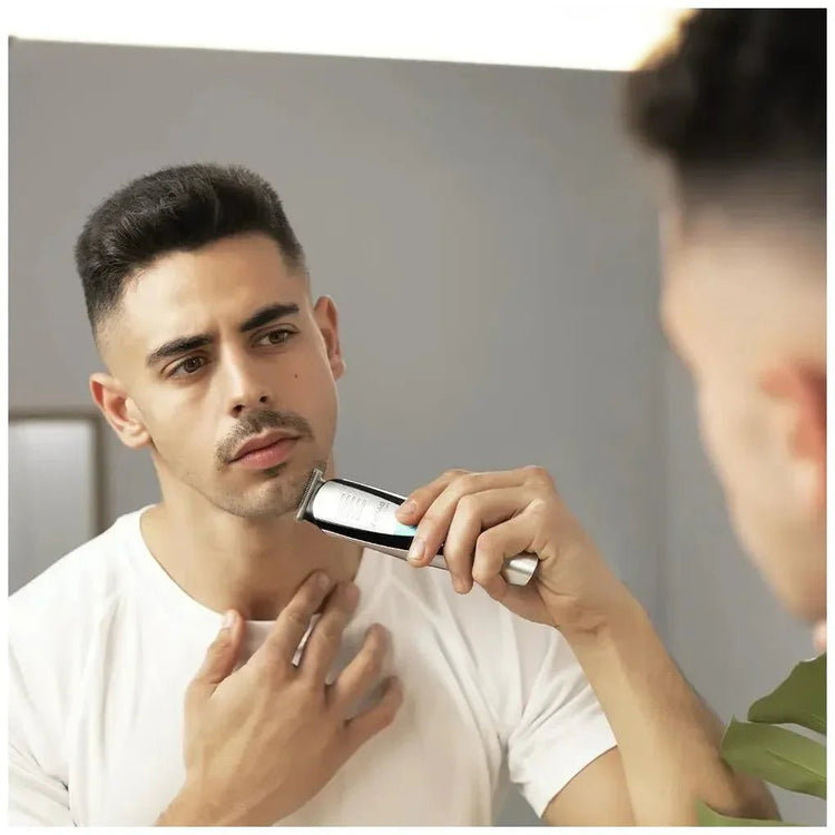 cecotec_04220_afeitadora_5_en_1_waterproof_con_cuchillas_de_titanio_y_batería_de_litio_3