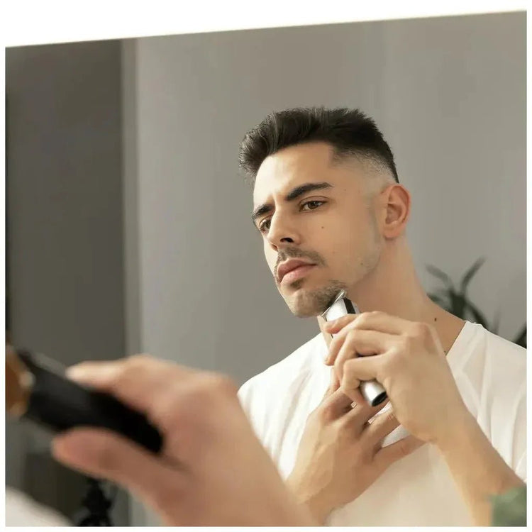 cecotec_04220_afeitadora_5_en_1_waterproof_con_cuchillas_de_titanio_y_batería_de_litio_7