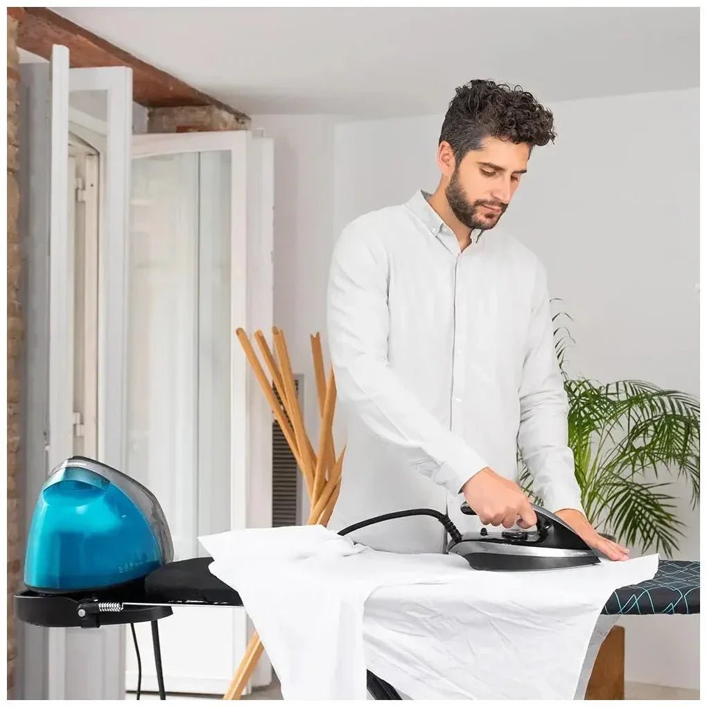 cecotec_05537_centro_de_planchado_3000w__15_bares__suela_titanio__vapor_potente_y_eco_2