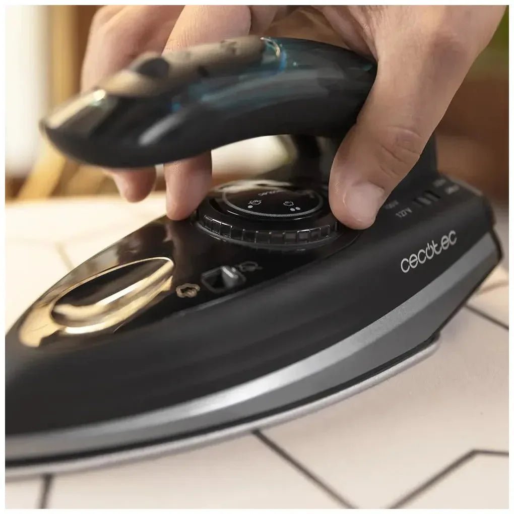 cecotec_05538_plancha_de_viaje_1200w_con_vapor_continuo_y_suela_titanium_slide_para_viajeros_10