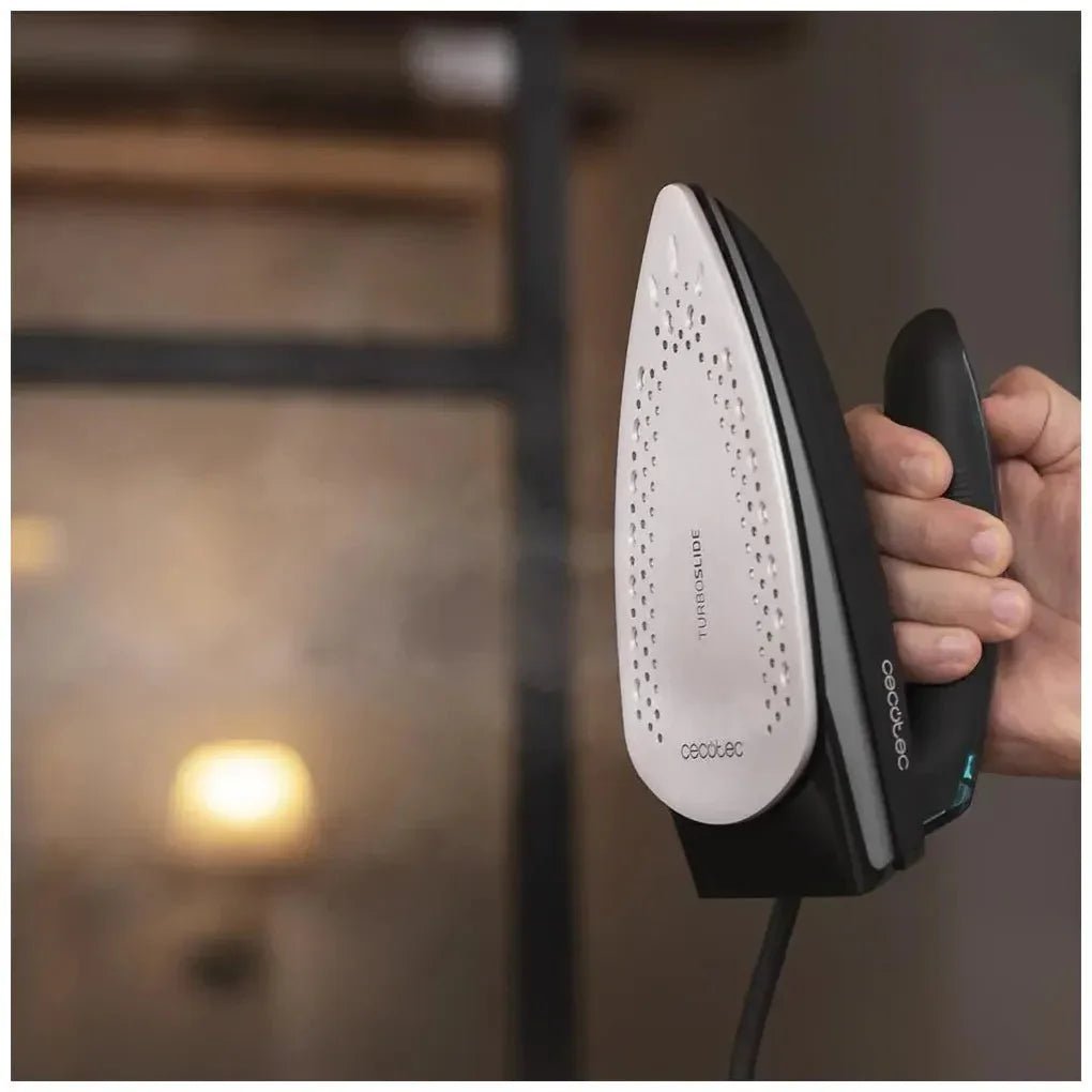 cecotec_05538_plancha_de_viaje_1200w_con_vapor_continuo_y_suela_titanium_slide_para_viajeros_6