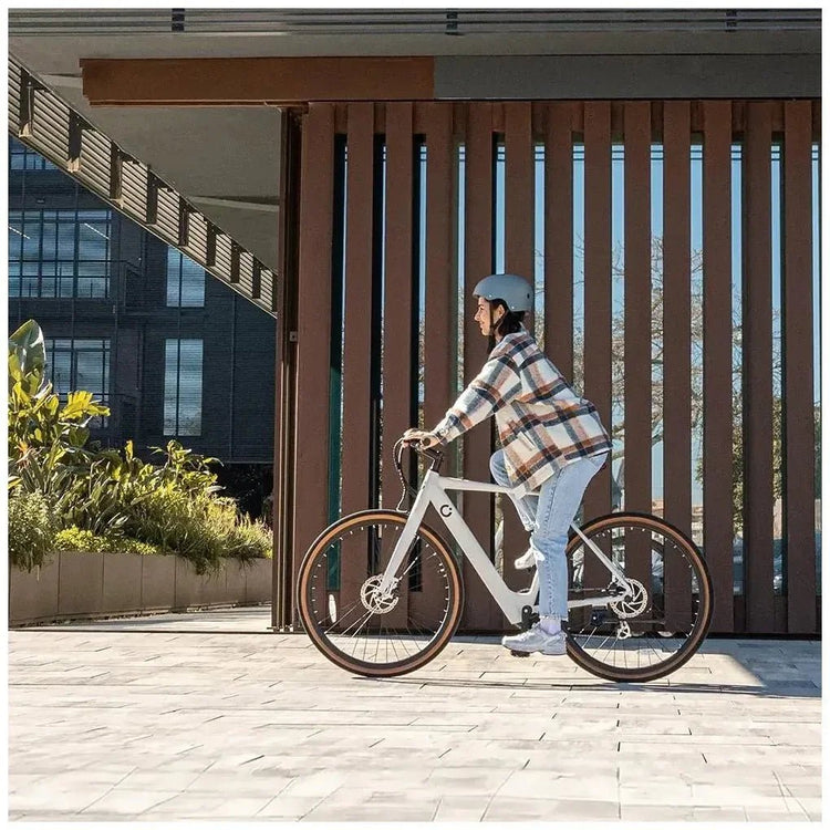 cecotec_07217_bicicleta_eléctrica_urbana_28''_con_70_km_de_autonomía_y_frenos_hidráulicos_4