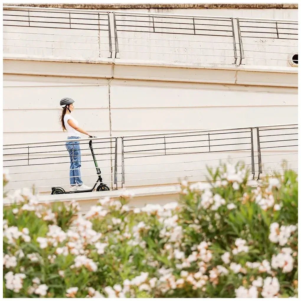 cecotec_07311_patinete_eléctrico_bongo_d30:_potencia__seguridad_y_movilidad_urbana_sostenible_4