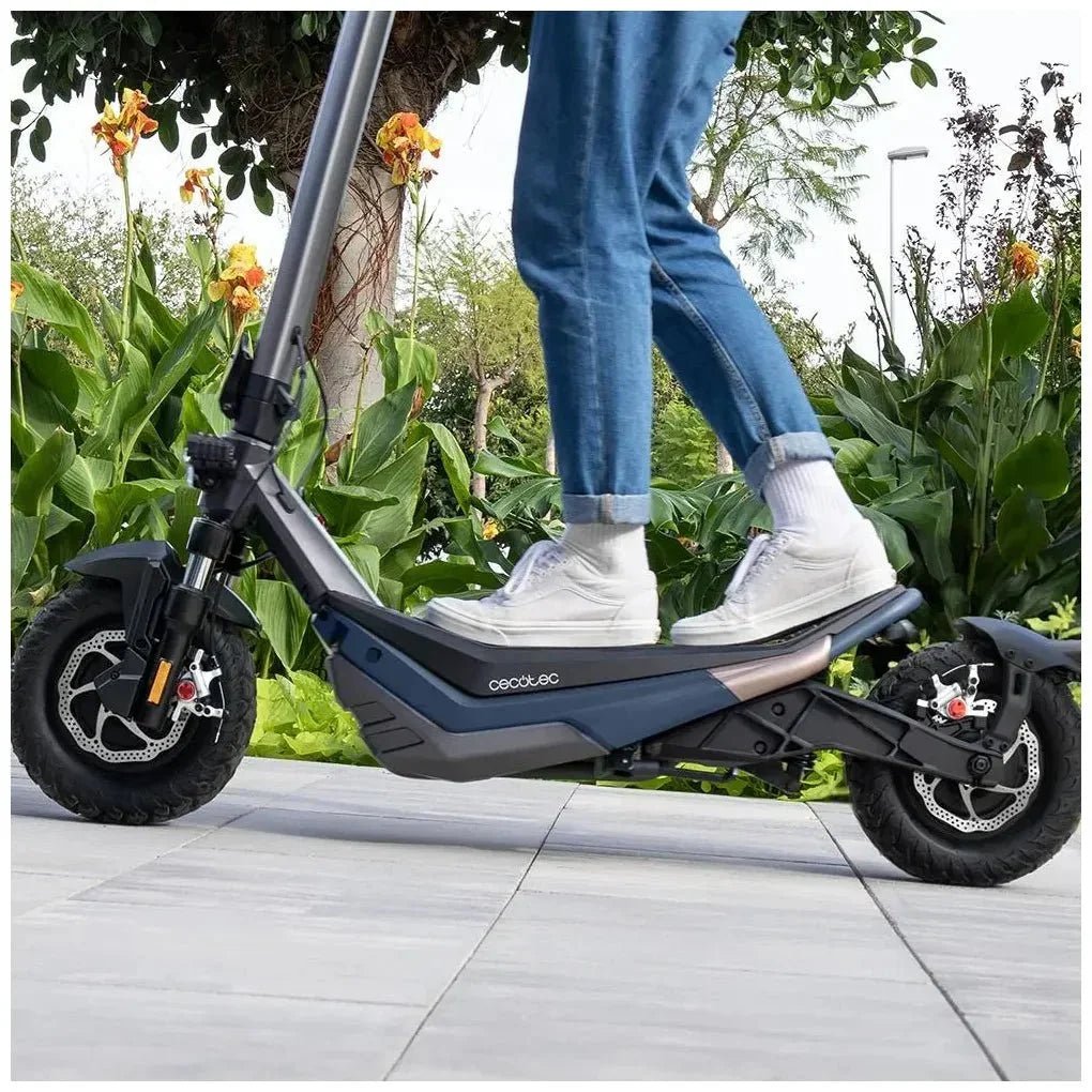 cecotec_07312_patinete_eléctrico_bongo_z75:_doble_motor__75_km_autonomía__seguridad_y_confort_4