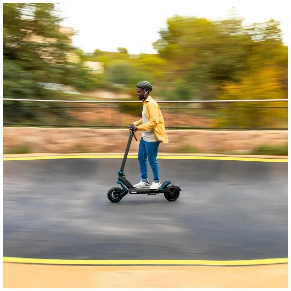 cecotec_07316_patinete_eléctrico_bongo_serie_z:_potencia_1300w__autonomía_65km__suspensión_avanzada_3