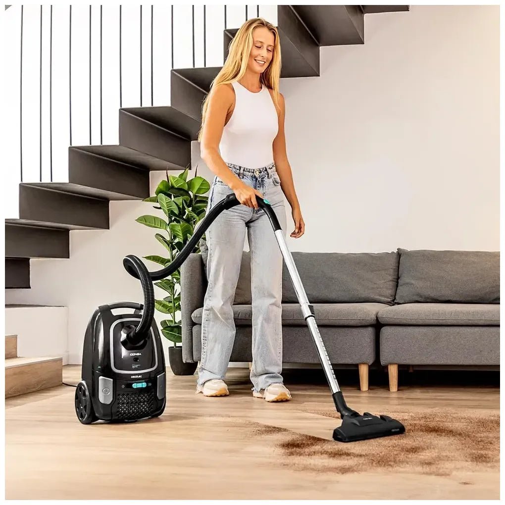 cecotec_08577_aspirador_potente_890w_con_bolsa_4l_y_accesorios_para_limpieza_completa_4