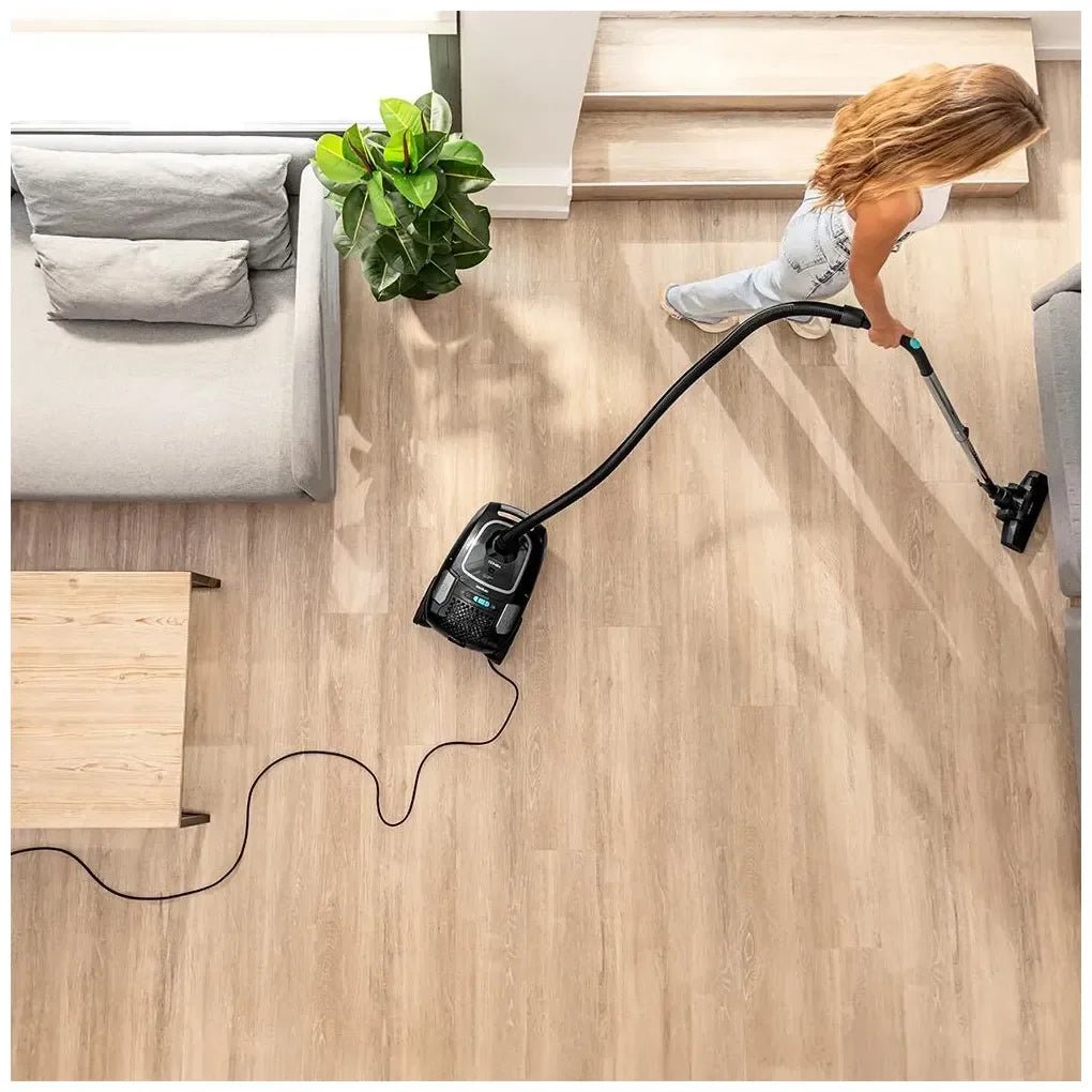 cecotec_08577_aspirador_potente_890w_con_bolsa_4l_y_accesorios_para_limpieza_completa_5