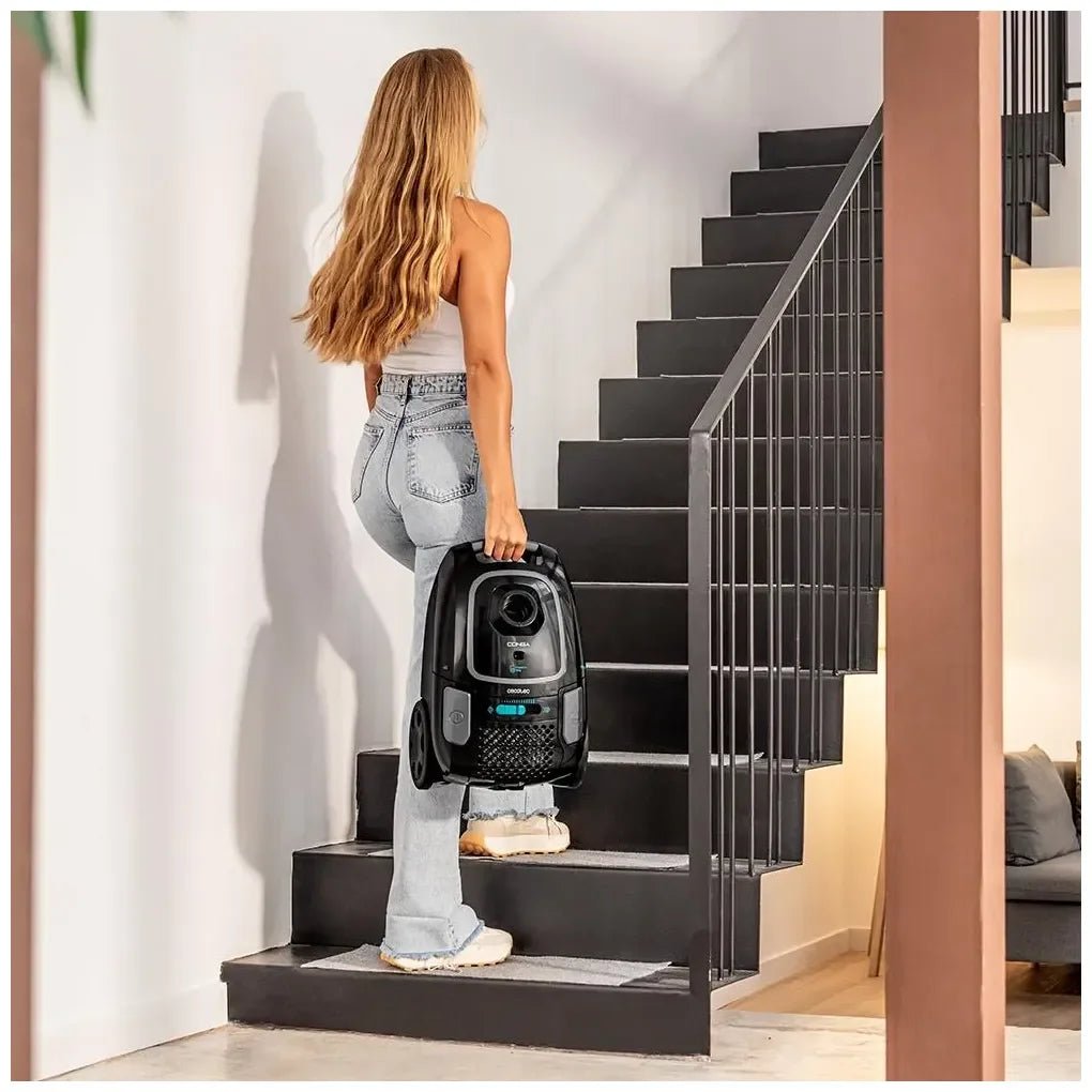 cecotec_08577_aspirador_potente_890w_con_bolsa_4l_y_accesorios_para_limpieza_completa_7