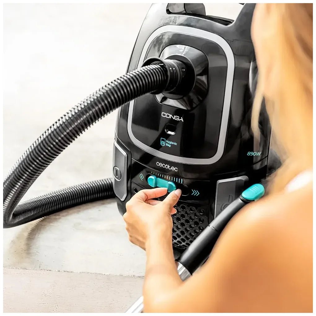cecotec_08577_aspirador_potente_890w_con_bolsa_4l_y_accesorios_para_limpieza_completa_9