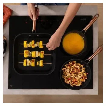 grill_cuadrado_de_aluminio_forjado_y_mango_acabado_oro_rosa_polka_fantasy_28_grill_golden_cecotec_4