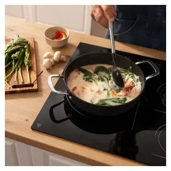 olla_baja_antiadherente_de_aluminio_forjado_de_28_cm_polka_fantasy_28_low_pot_silver_cecotec_2