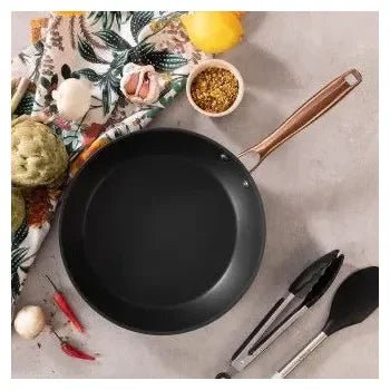 sartén_antiadherente_de_aluminio_forjado_de_28_cm_polka_fantasy_28_bucket_golden_cecotec_0