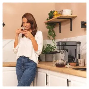 cafetera_eléctrica_con_vaporizador_orientable_y_depósito_de_agua_de_1_1_l_cafelizzia_890_dark_cecotec_4