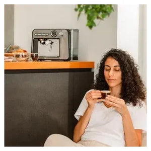 cafetera_eléctrica_de_20_bares_con_vaporizador_orientable_y_depósito_de_agua_de_1_l_power_espresso_20_square_pro_cecotec_0