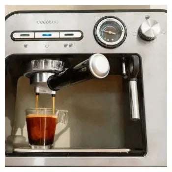 cafetera_eléctrica_de_20_bares_con_vaporizador_orientable_y_depósito_de_agua_de_1_l_power_espresso_20_square_pro_cecotec_3