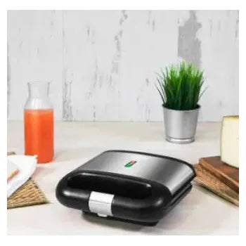 sandwichera_con_placas_cuadradas_de_acero_de_750_w_rockntoast_sandwich_squared_cecotec_4