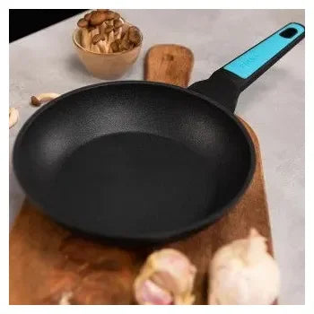 sartén_de_22_cm_hecha_en_aluminio_forjado_con_revestimiento_antiadherente_polka_platinum_22_bucket_thunder_cecotec_4