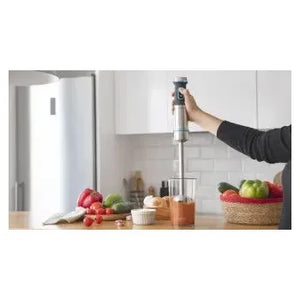 batidora_de_mano_con_cuchillas_de_4_hojas_con_vaso_incluido_en_color_negro_y_plateado_power_titanblack_1200_cecotec_3