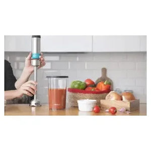 batidora_de_mano_con_cuchillas_de_4_hojas_con_vaso_incluido_en_color_negro_y_plateado_power_titanblack_1200_cecotec_0