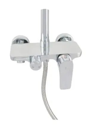 Columna de bañera con acabado cromado hecho en latón Sinua de Källa 1