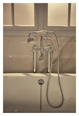 Conjunto de grifería de baño y ducha con acabado cromado Carmen Roca 1