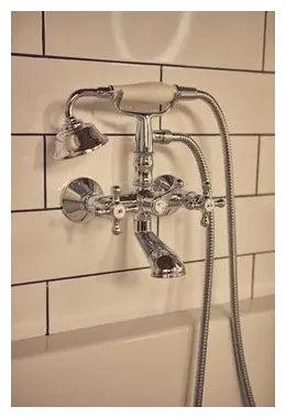 Conjunto de grifo para bañera y ducha bimando con caño fijo a pared cromado Carmen Roca 2