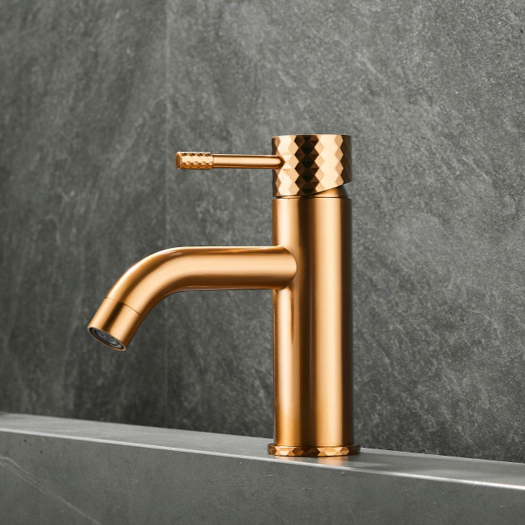 Grifo de lavabo monomando acabado dorado cepillado maneta luxury Oda de Valaz 3
