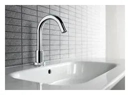 Grifo electrónico de lavabo para instalación en repisa con acabado cromado red Loft Roca 1