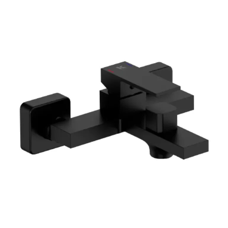 Grifo monomando para bañera y ducha de latón con acabado negro mate de Kubic Källa 1