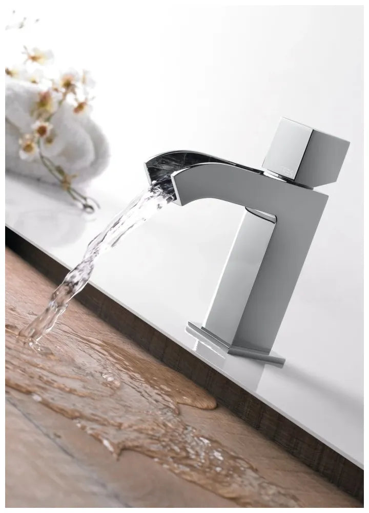 Grifo monomando para lavabo con caño y cascada libre fabricado en latón cromado Cuadro TRES 2