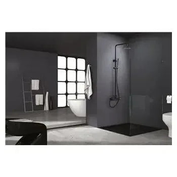 Vista principal de Columna de ducha con una barra extensible de diseño moderno en color negro mate y oro rosa Milos de Imex
