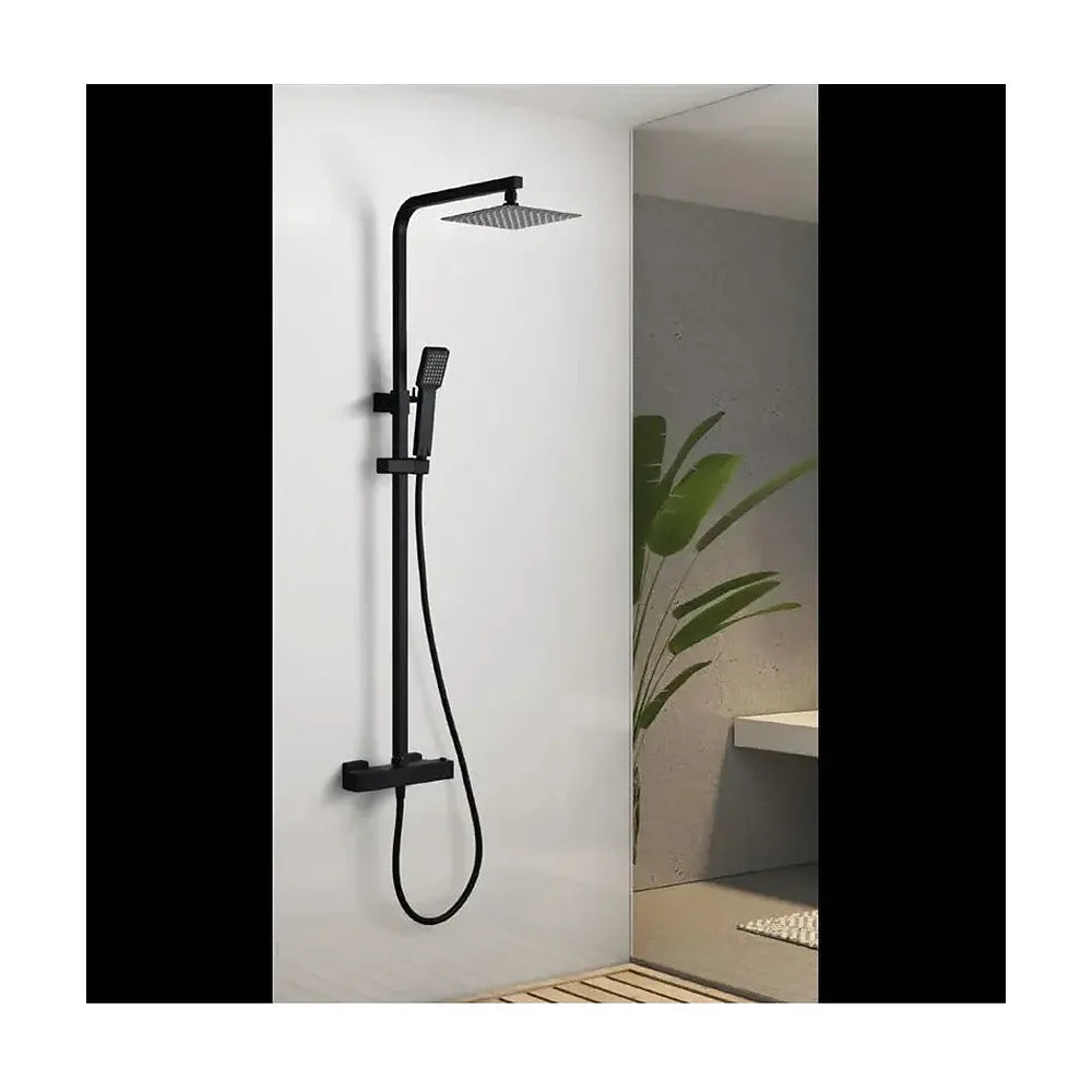 Columna termostática de ducha para pared con un diseño moderno de acabado negro mate Vigo de Imex Imex