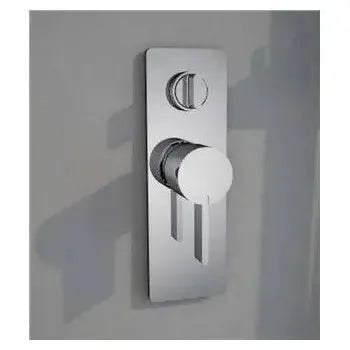 Vista lateral y perspectiva de Conjunto de pared para ducha empotrado de diseño moderno con un acabado cromado Aruba de Imex